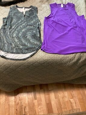Bundle of two Lululemon sculpt tanks size 2